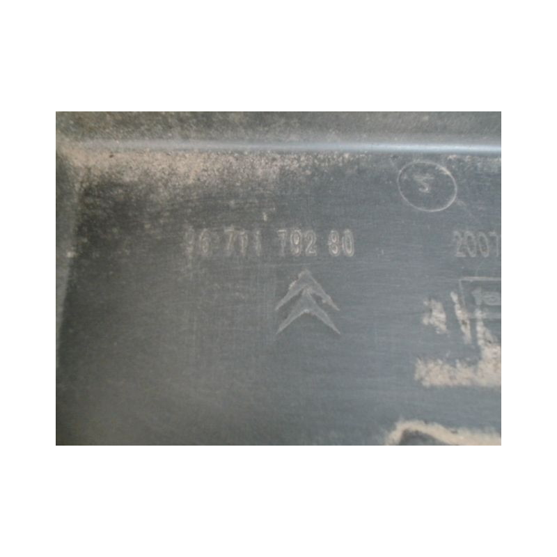 SUPPORT CENTRAL PARE-CHOC ARRIERE  CITROEN C4