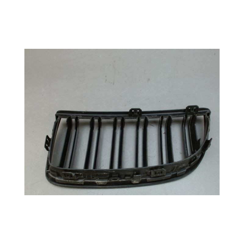 GRILLE CALANDRE DROIT B.M.W. SERIE 3