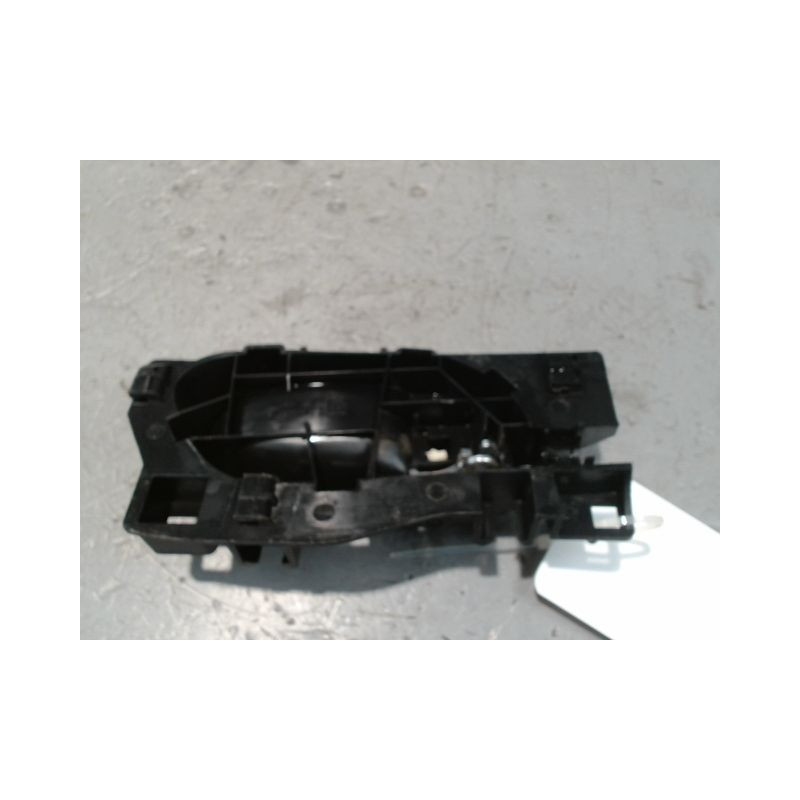 POIGNEE INTERIEURE PORTE AVANT GAUCHE PEUGEOT 2008