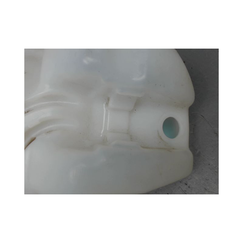 RESERVOIR LAVE-GLACE AVANT PEUGEOT 2008