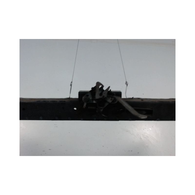 TRAVERSE SUPERIEURE ARMATURE AVANT CITROEN C4