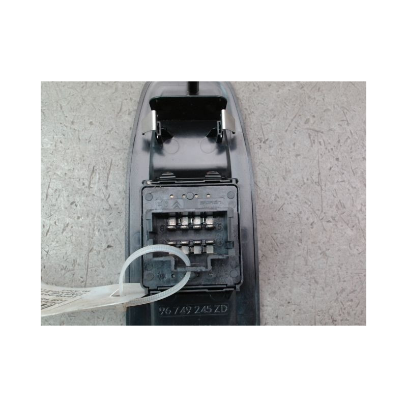COMMANDE LEVE-GLACE PORTE AVG PEUGEOT 208 Phase 1 2012-...