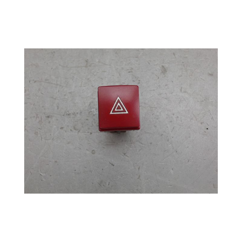 BOUTON DE WARNING PEUGEOT 206