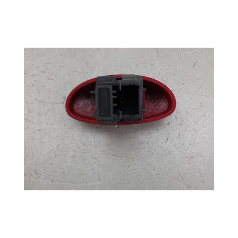 BOUTON DE WARNING PEUGEOT 206