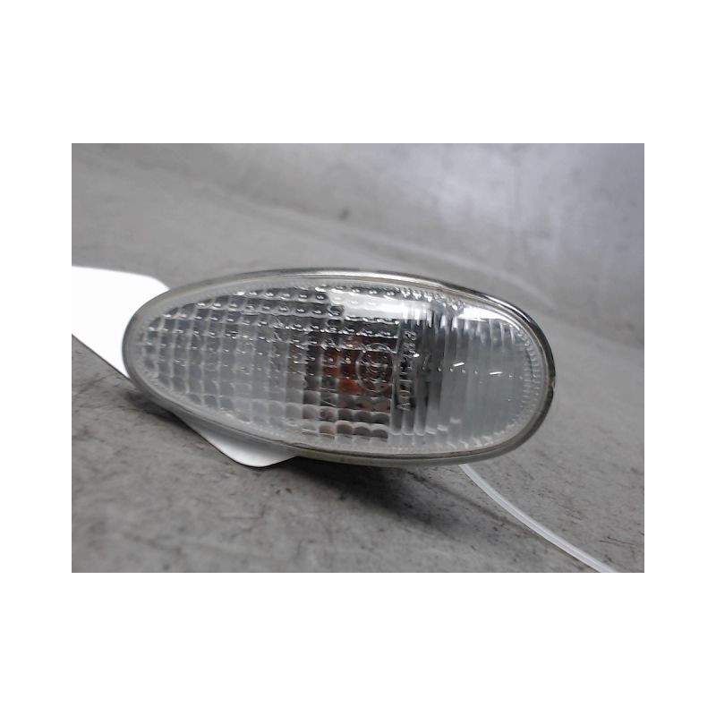 REPETITEUR AILE DROIT PEUGEOT ION