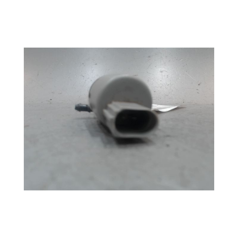 POMPE LAVE-GLACE AVANT B.M.W. SERIE 3