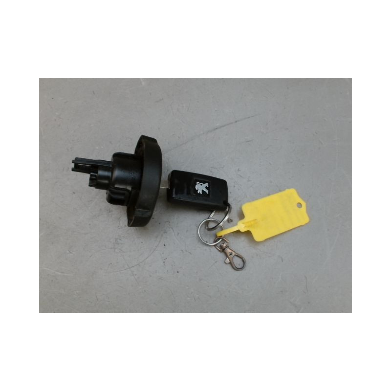 BOUCHON RESERVOIR A CARBURANT PEUGEOT 5008