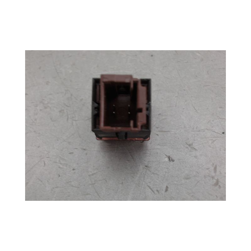BOUTON DE WARNING PEUGEOT 207