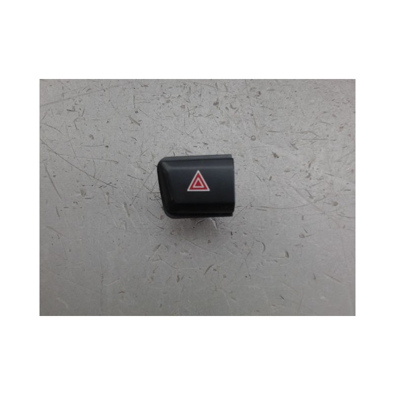 BOUTON DE WARNING PEUGEOT 208