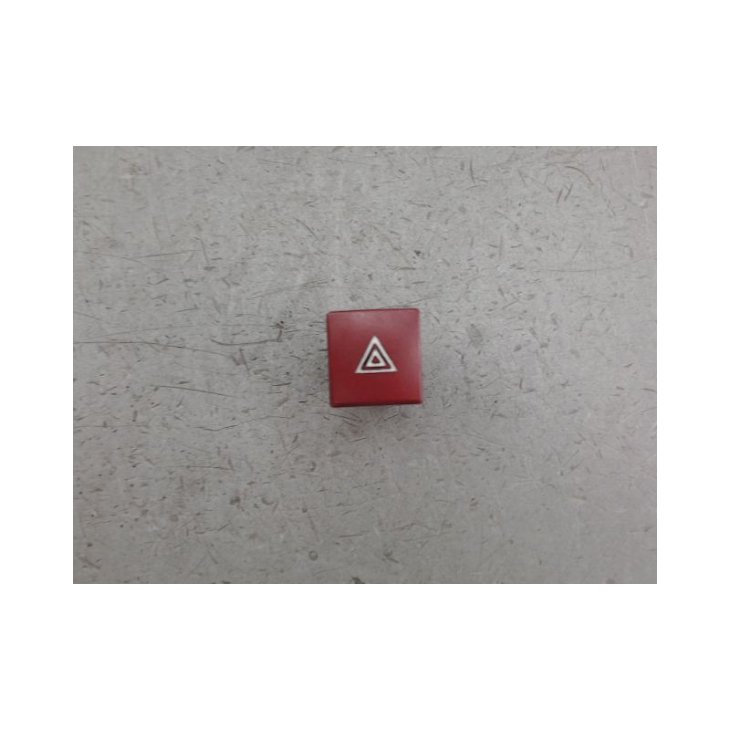 BOUTON DE WARNING PEUGEOT 207
