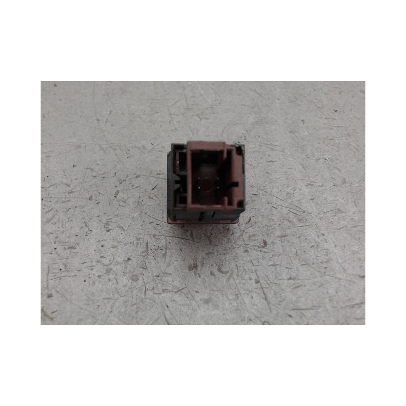 BOUTON DE WARNING PEUGEOT 207