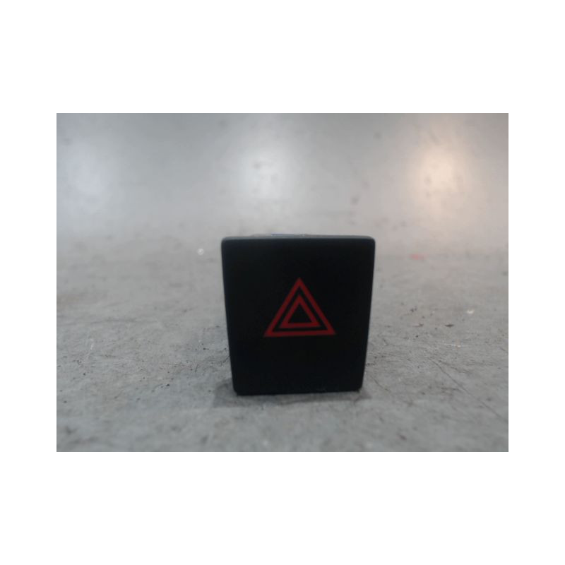 BOUTON DE WARNING SEAT ARONA