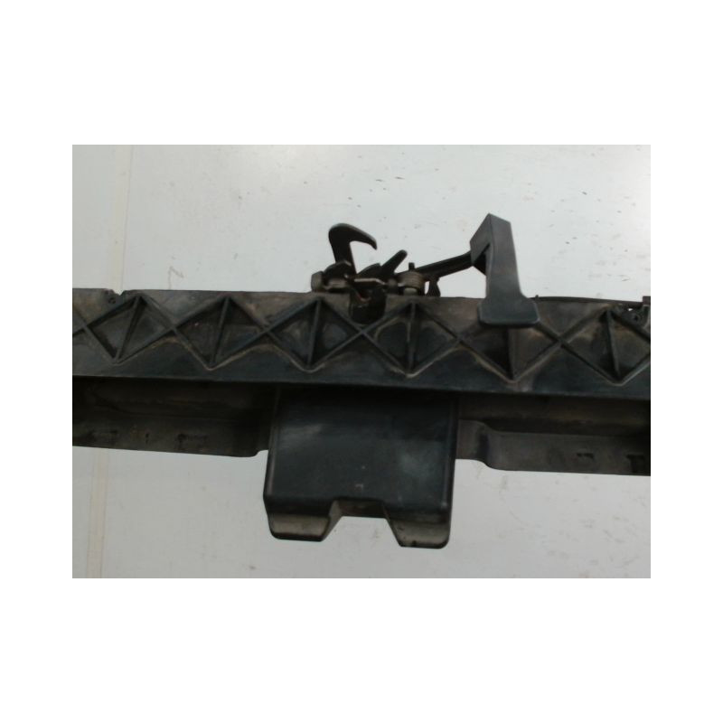 TRAVERSE SUPERIEURE ARMATURE AVANT PEUGEOT 5008
