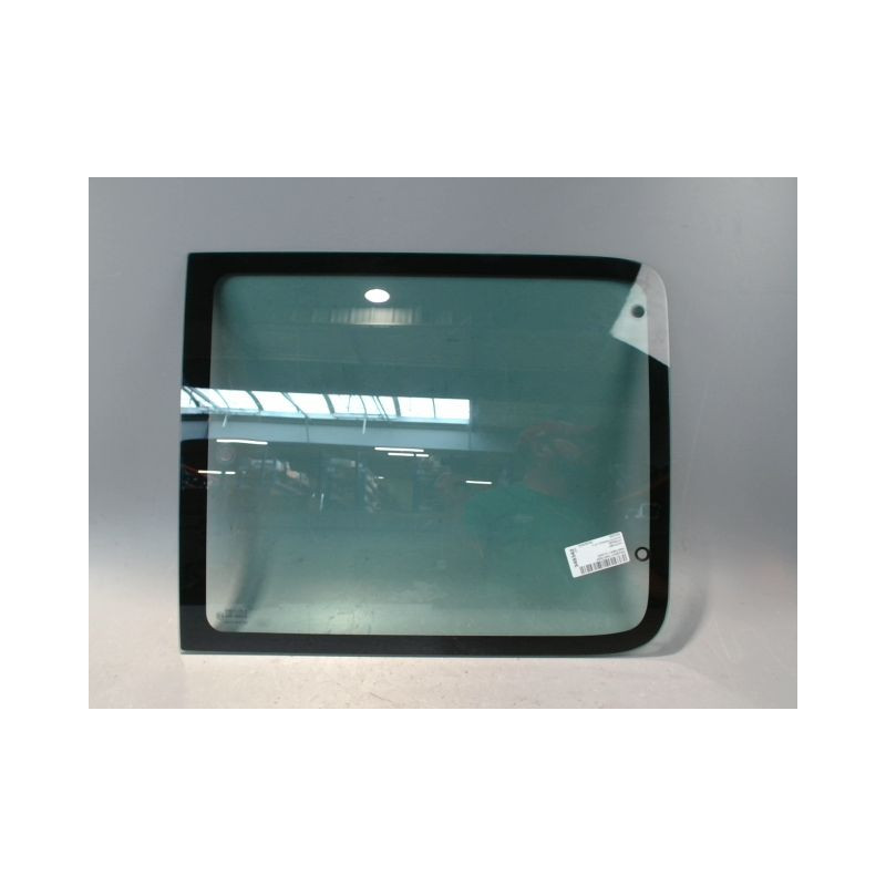 GLACE AVANT PANNEAU LATERAL DROIT PEUGEOT PARTNER -2002