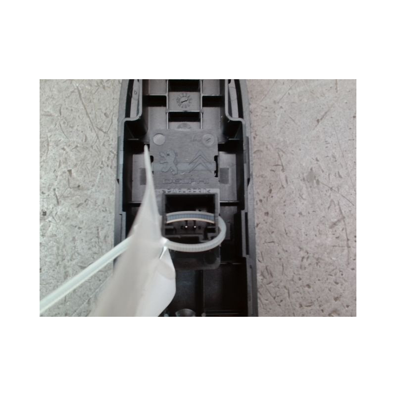 COMMANDE LEVE-GLACE PORTE AVD PEUGEOT 308 SW I Phase 1 2008-2011