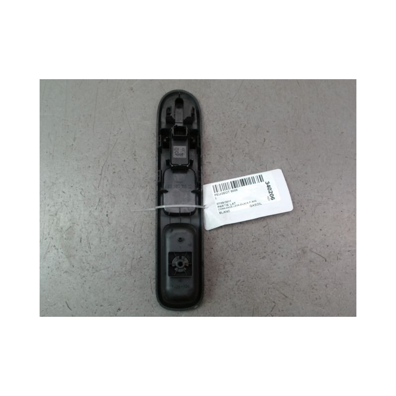 COMMANDE LEVE-GLACE PORTE AVD PEUGEOT 5008