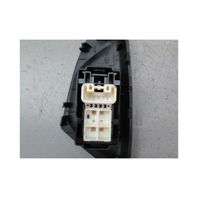COMMANDE LEVE-GLACE PORTE AVD PEUGEOT 108