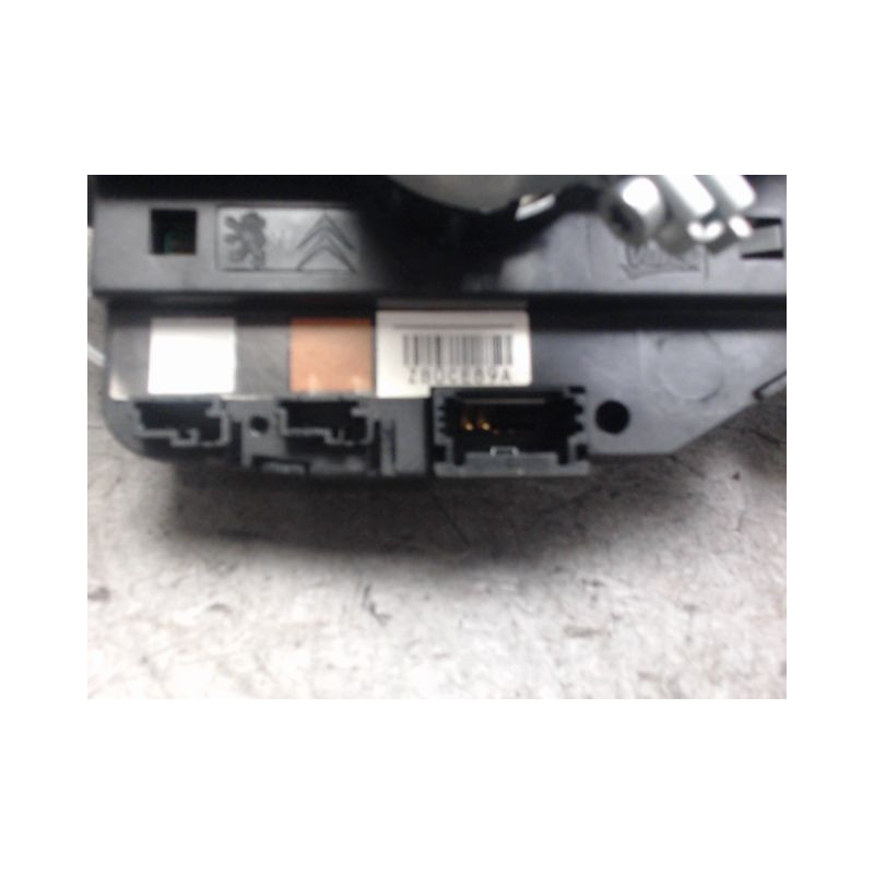 BLOC COMMODOS PEUGEOT 208