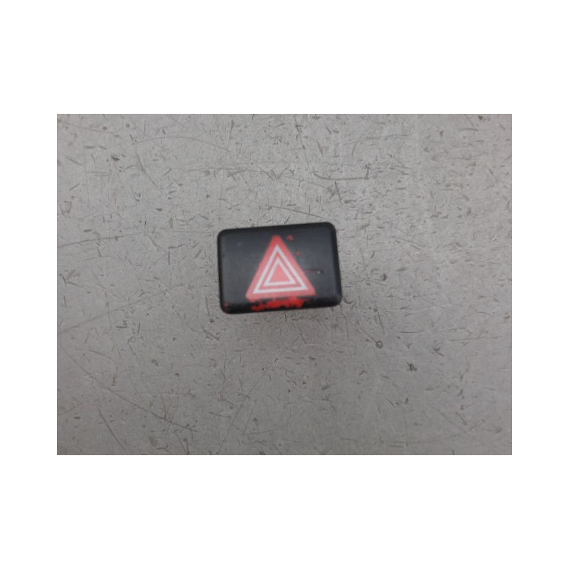 BOUTON DE WARNING AUDI A4