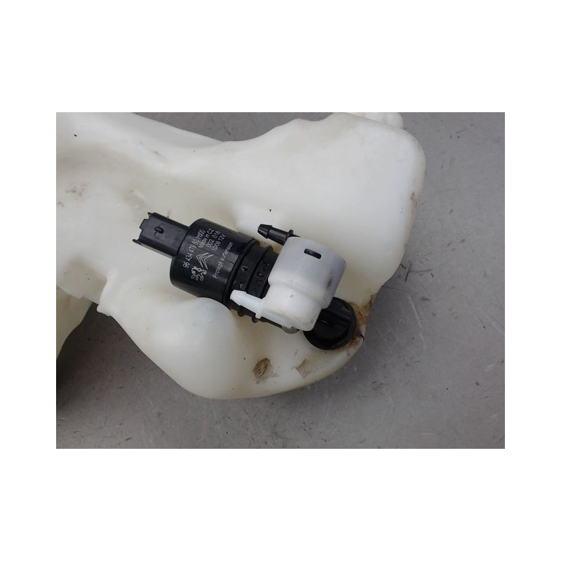 RESERVOIR LAVE-GLACE AVANT PEUGEOT 3008