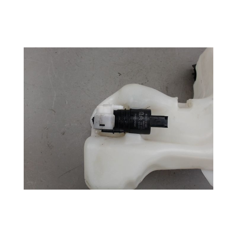 RESERVOIR LAVE-GLACE AVANT PEUGEOT 3008