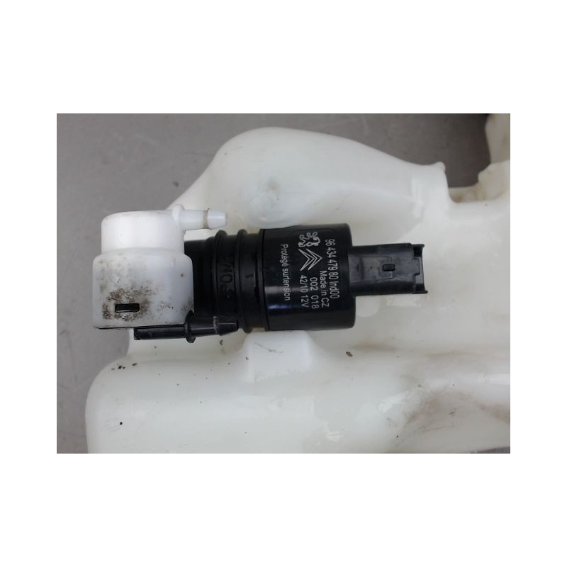 RESERVOIR LAVE-GLACE AVANT PEUGEOT 5008
