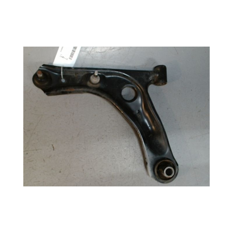 TRIANGLE INFERIEUR AVANT GAUCHE PEUGEOT 108