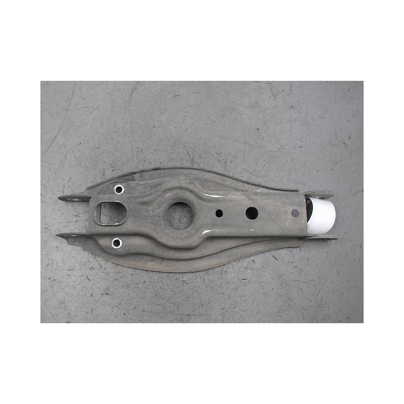 TRIANGLE INFERIEUR ARRIERE GAUCHE B.M.W. SERIE 1