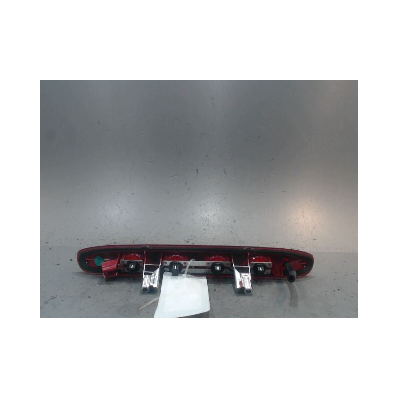 FEUX STOP SUPPLEMENTAIRE PEUGEOT 208