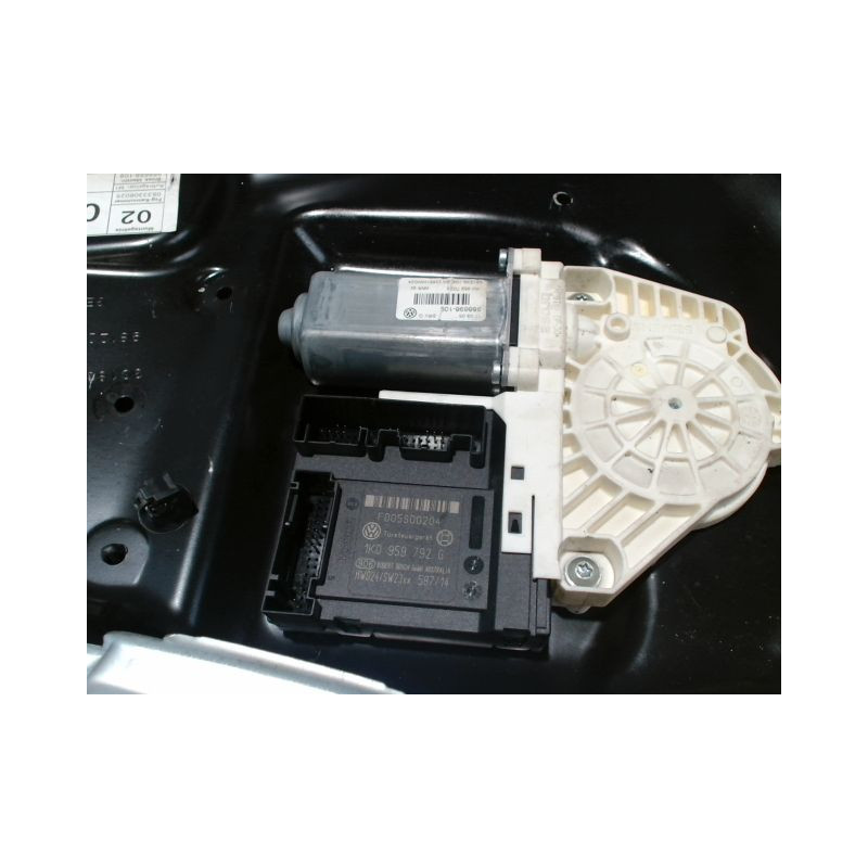 MECANISME+MOTEUR LEVE-GLACE AVANT DROIT VOLKSWAGEN PASSAT SW 2005-
