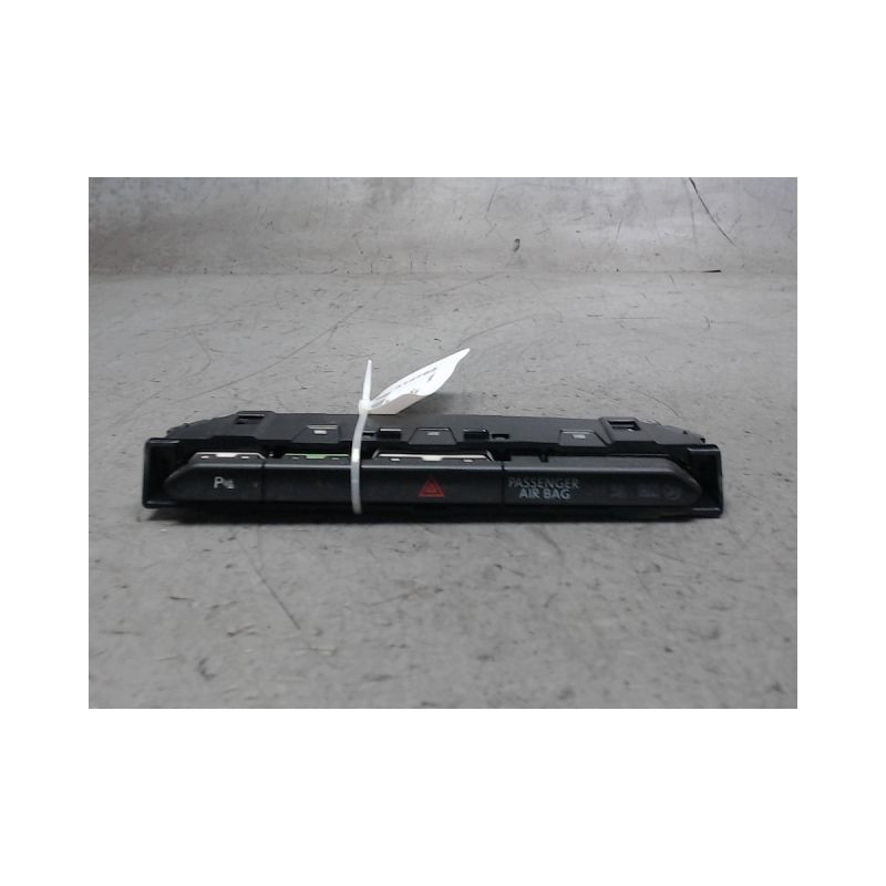 BOUTON DE WARNING VOLKSWAGEN PASSAT