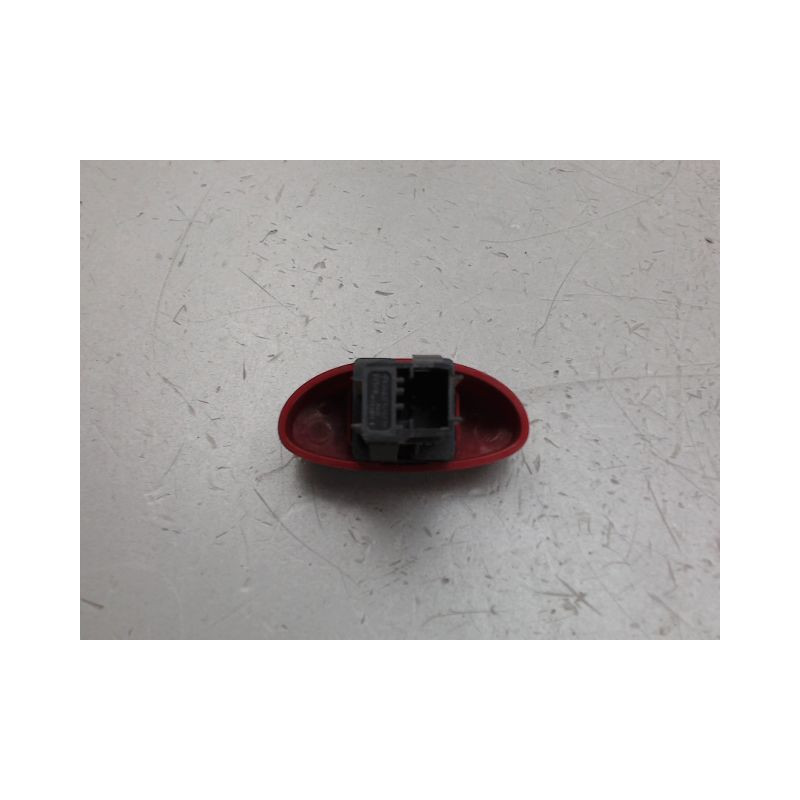BOUTON DE WARNING PEUGEOT 206