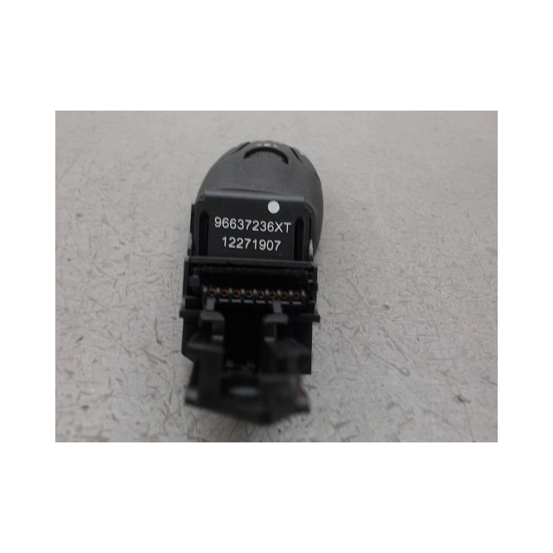 COMMANDE AUTORADIO PEUGEOT 3008