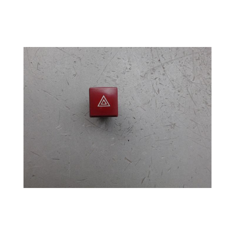 BOUTON DE WARNING PEUGEOT 206