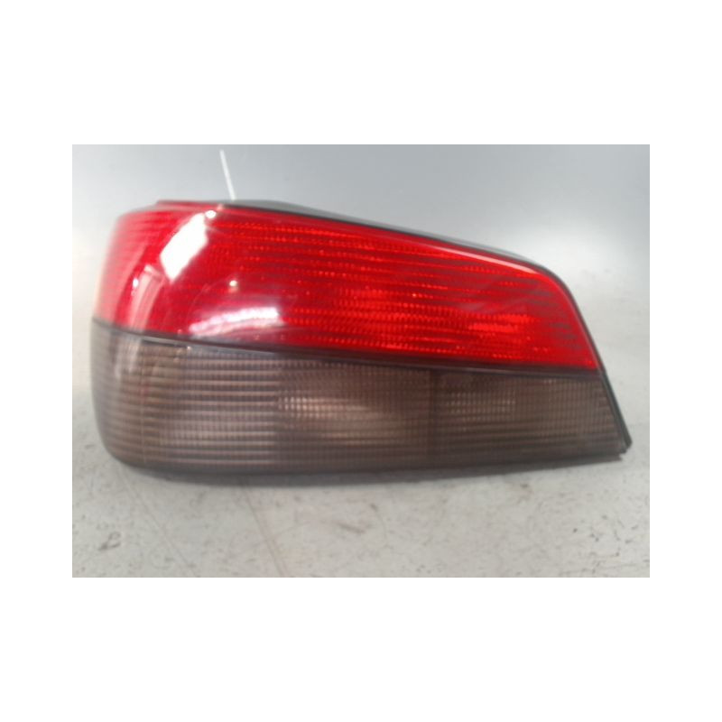 FEU ARRIERE GAUCHE  PEUGEOT 306 97-2001