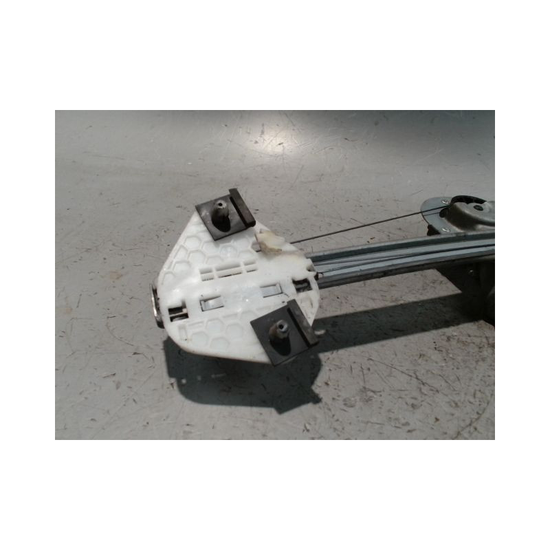 MECANISME+MOTEUR LEVE-GLACE AVANT DROIT DACIA LOGAN 4 P 05-08