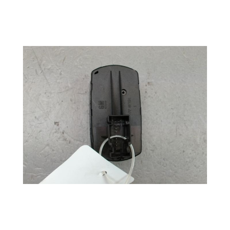 COMMANDE LEVE-GLACE PORTE AVG OPEL CORSA 2010-