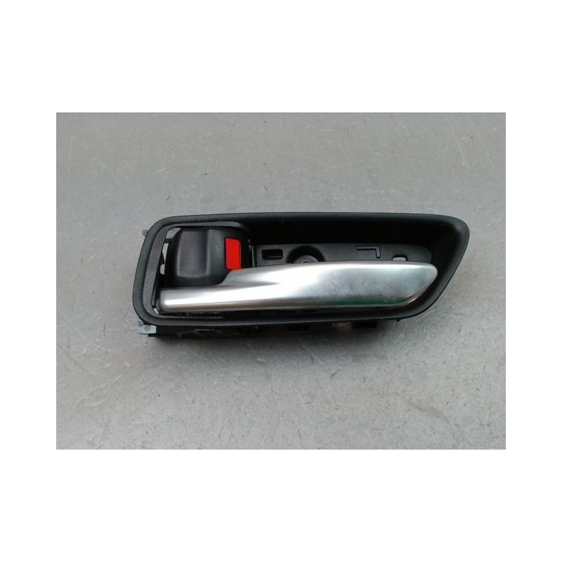 POIGNEE INTERIEURE PORTE AVANT GAUCHE TOYOTA COROLLA 2004-