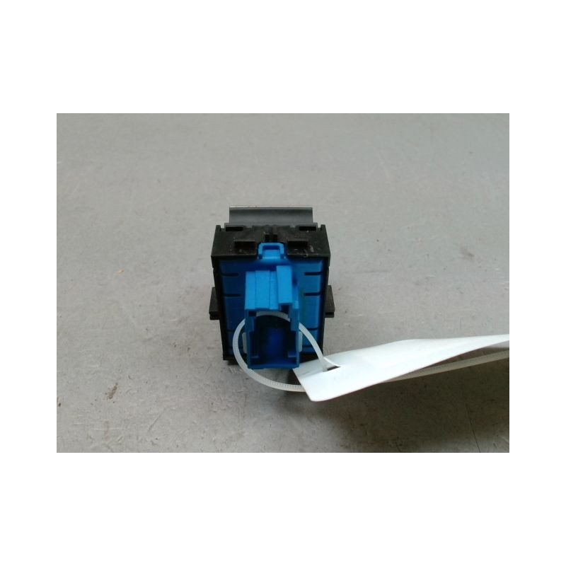 INTERIEUR COMMANDE FREIN A MAIN PEUGEOT 208