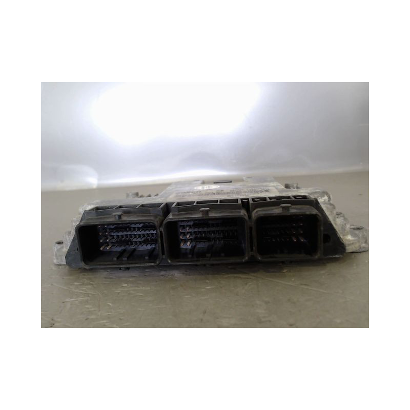 CALCULATEUR MOTEUR RENAULT MASTER II 3500 L3H2 06-10