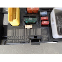 BOITE A FUSIBLES CITROEN C4