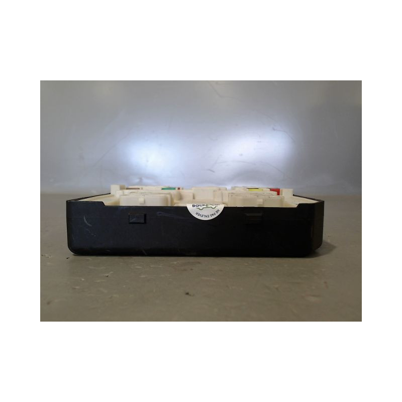 BOITE A FUSIBLES RENAULT MEGANE