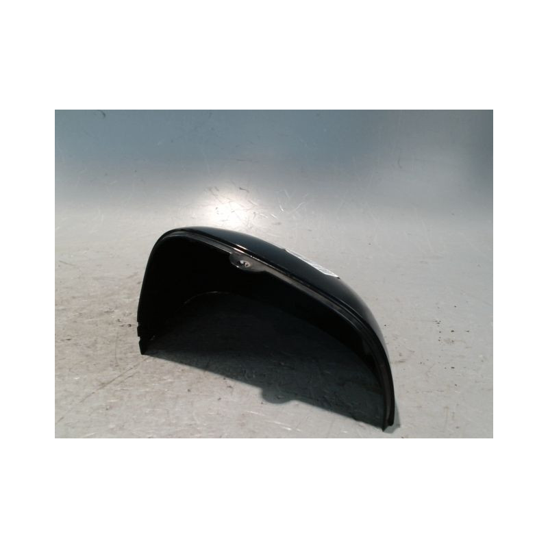 CARENAGE RETROVISEUR EXTERIEUR DROIT FORD FIESTA 2010-