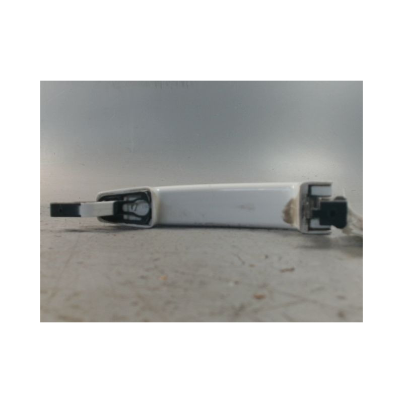 POIGNEE EXTERIEURE PORTE AVANT DROIT OPEL CORSA 2010-