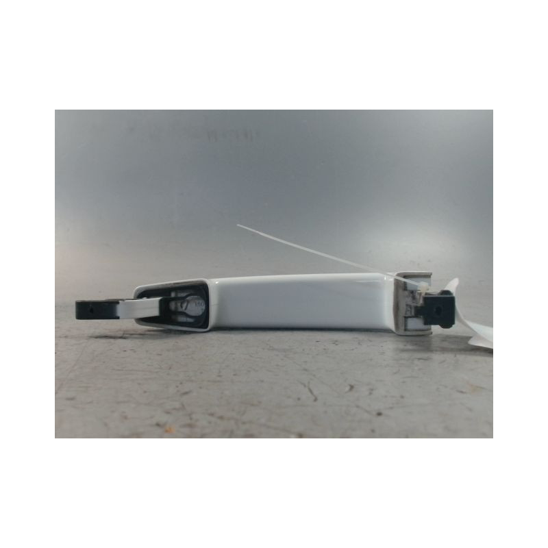POIGNEE EXTERIEURE PORTE AVANT GAUCHE OPEL CORSA 2010-