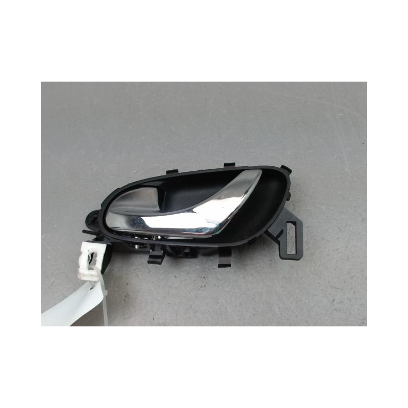POIGNEE INTERIEURE PORTE AVANT GAUCHE RENAULT KADJAR BREAK 2015-...