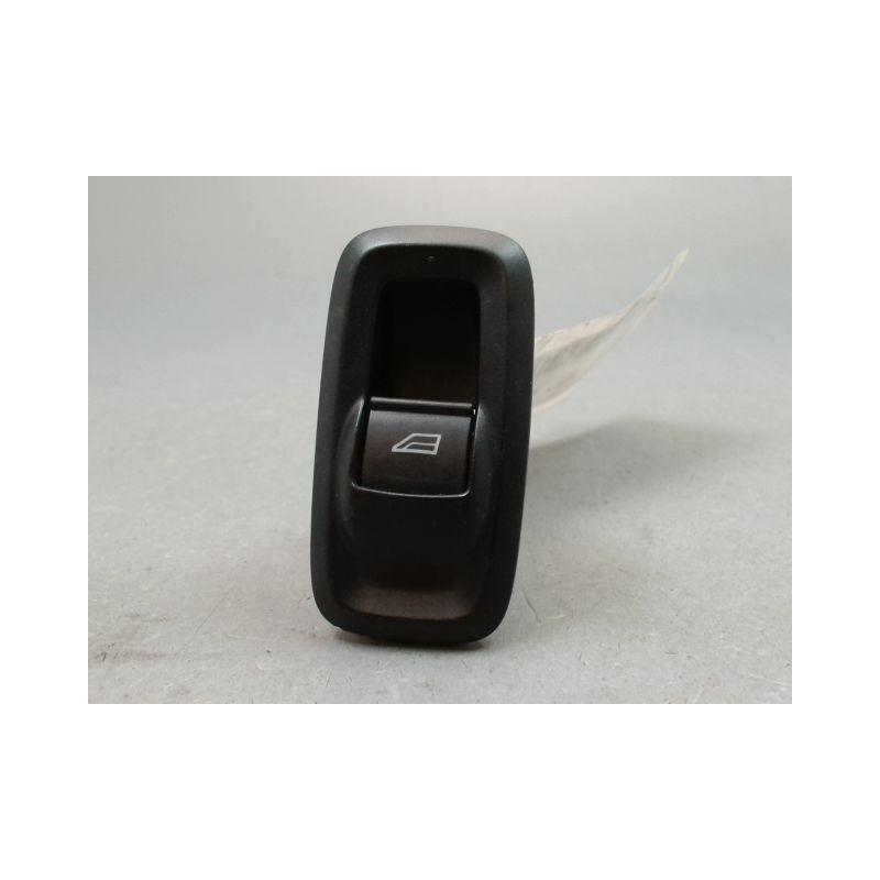 COMMANDE LEVE-GLACE PORTE AVD FORD KA+