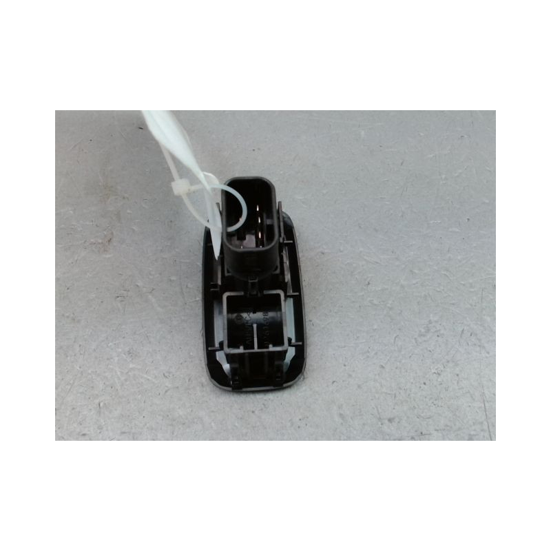COMMANDE LEVE-GLACE PORTE AVD FORD KA+