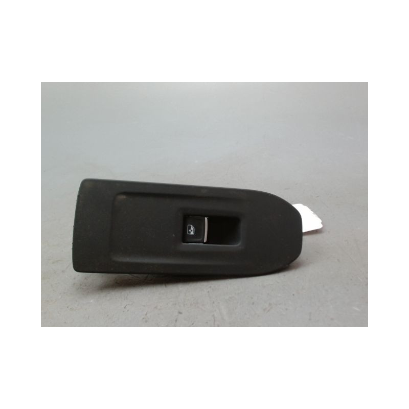 COMMANDE LEVE-GLACE PORTE AVD VOLKSWAGEN GOLF
