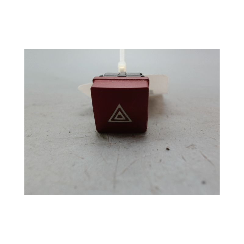 BOUTON DE WARNING PEUGEOT 206 + 2009-2013